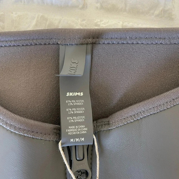 Skims gray rubberized scuba front zip mini skirt - Picture 6 of 11
